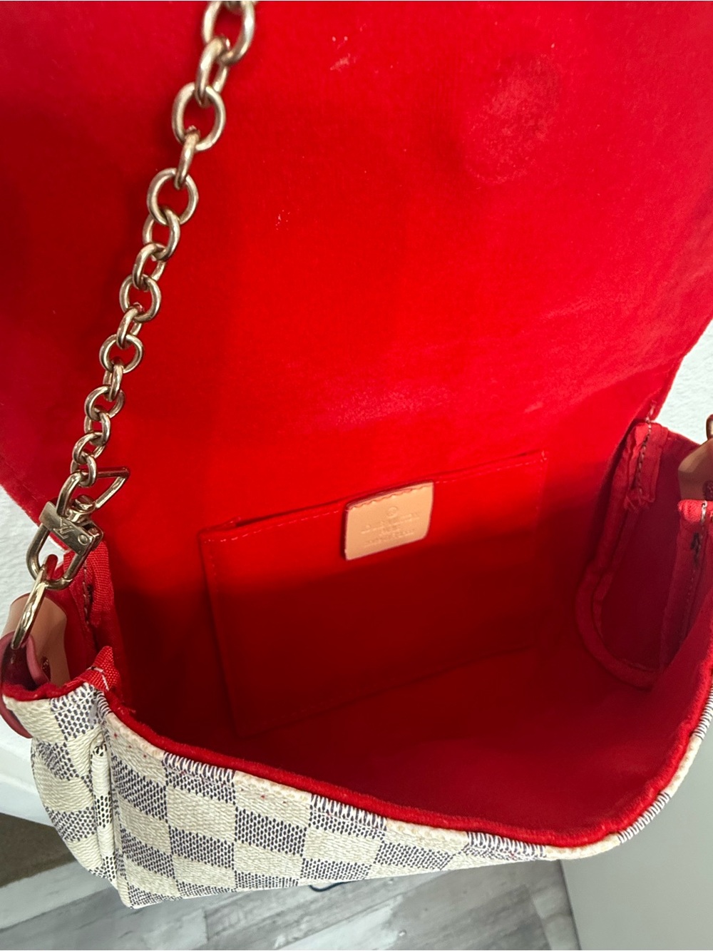 Designer-Style Checker Shoulder Bag 
Good quality non authentic!! - Picture 4 of 4